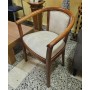 Cadeirão estofado — mel e bege · 60 cm