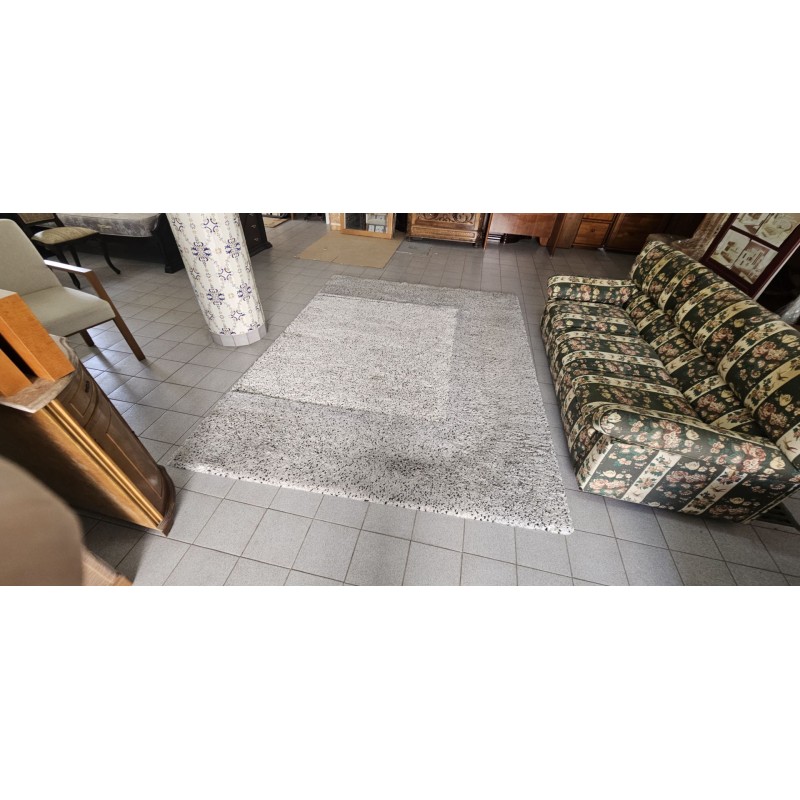 Tapete — creme e preto · 260 × 204 cm