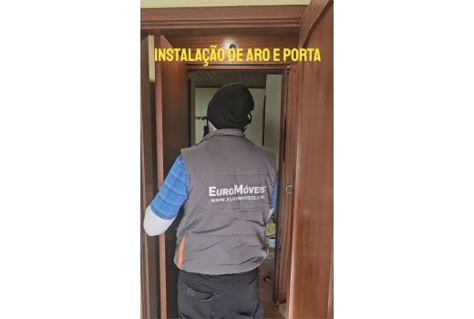 Instalação Porta c/Aro Maciço